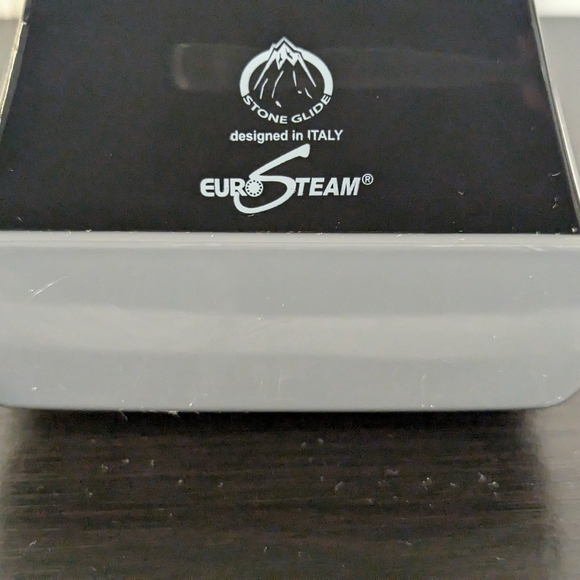 EUROSTEAM Stone Glide Model 6198 Steam Iron With Pressurized Generator1000W - Picture 9 of 11